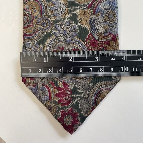 Vintage Oleg Cassini Tie Green Floral 100% Silk Tie - Picture 7 of 7